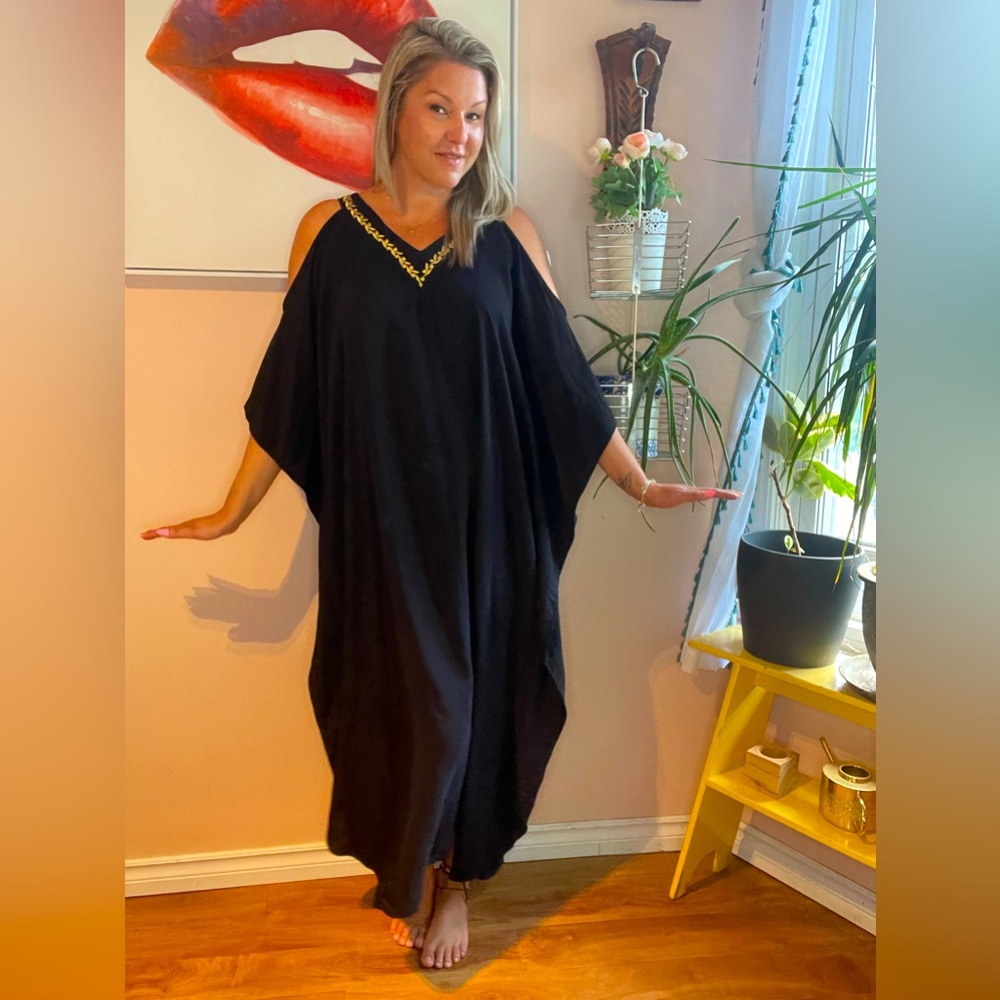 Elegant Black Maxi Dress with Gold Accents